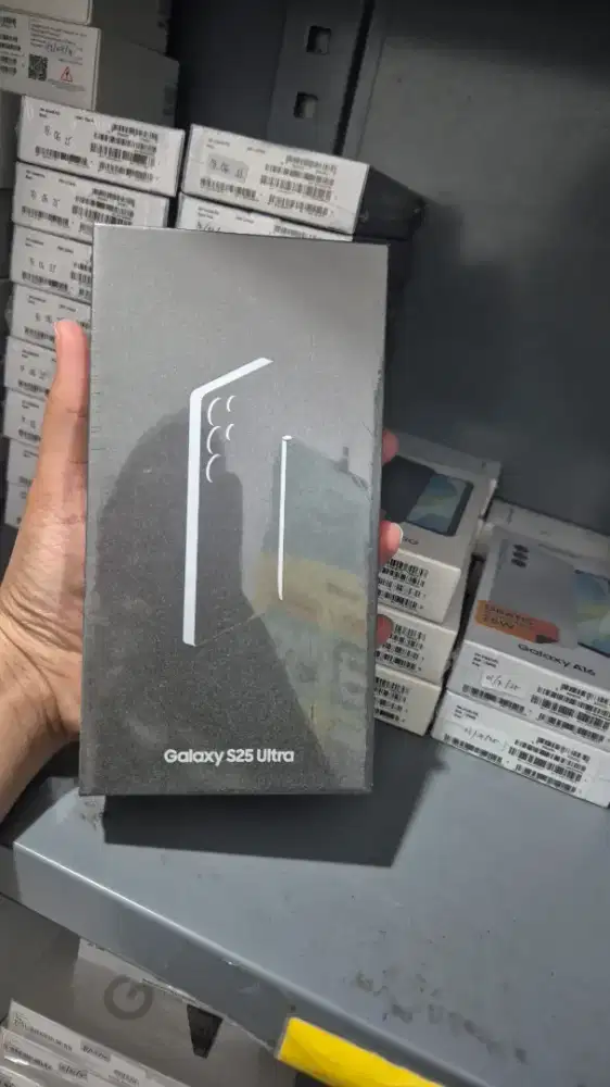 SALE!!! SAMSUNG S25 ULTRA Free buds 3fe