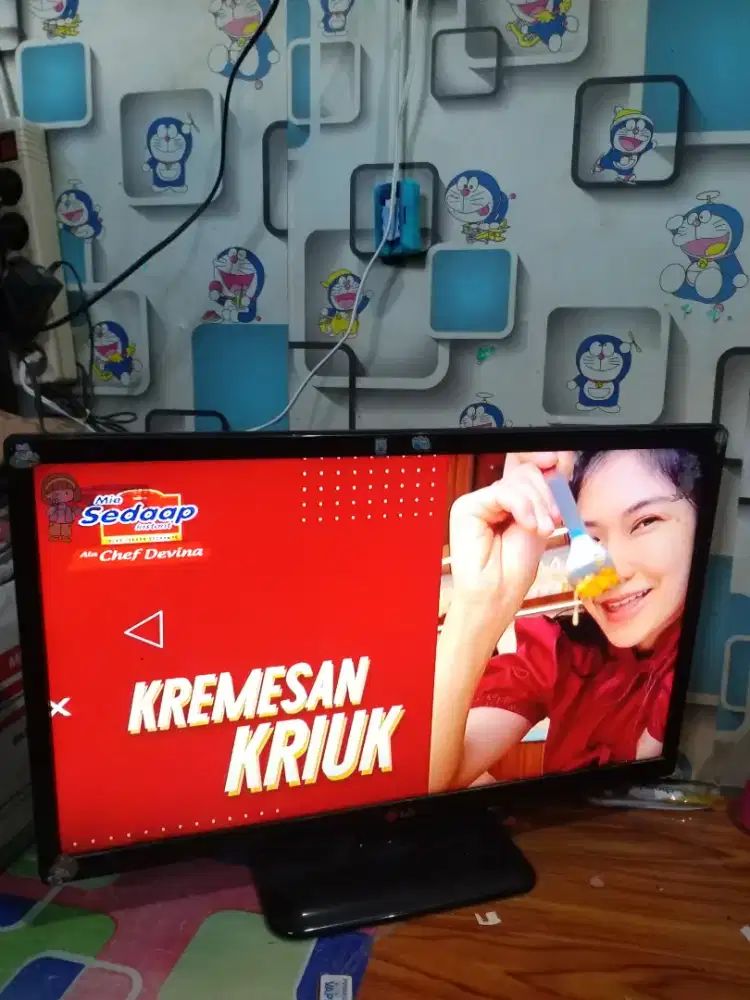 TV LED merk LG 24 inci kondisi bagus dan No Minus