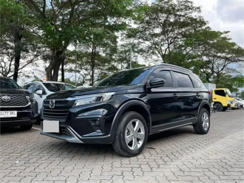 HONDA NEW BRV E CVT 2023 HITAM KM 28RB