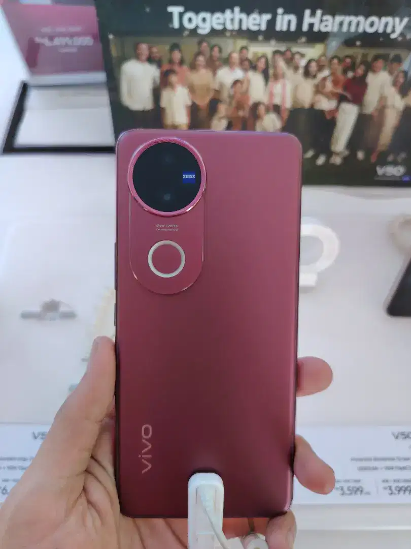 Vivo V50 Terbaru