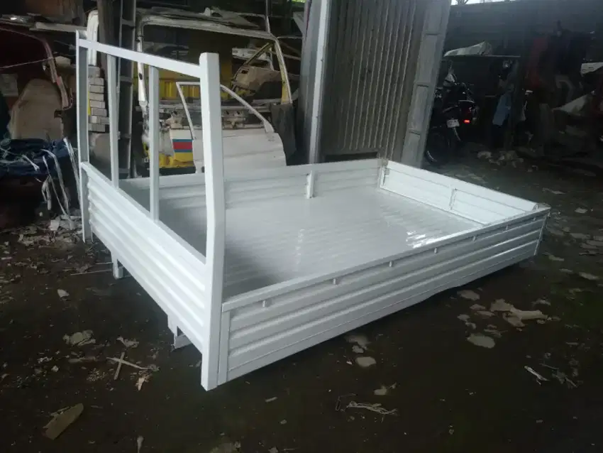 Jual bak Isuzu Traga kondisi ori baru wrn putih