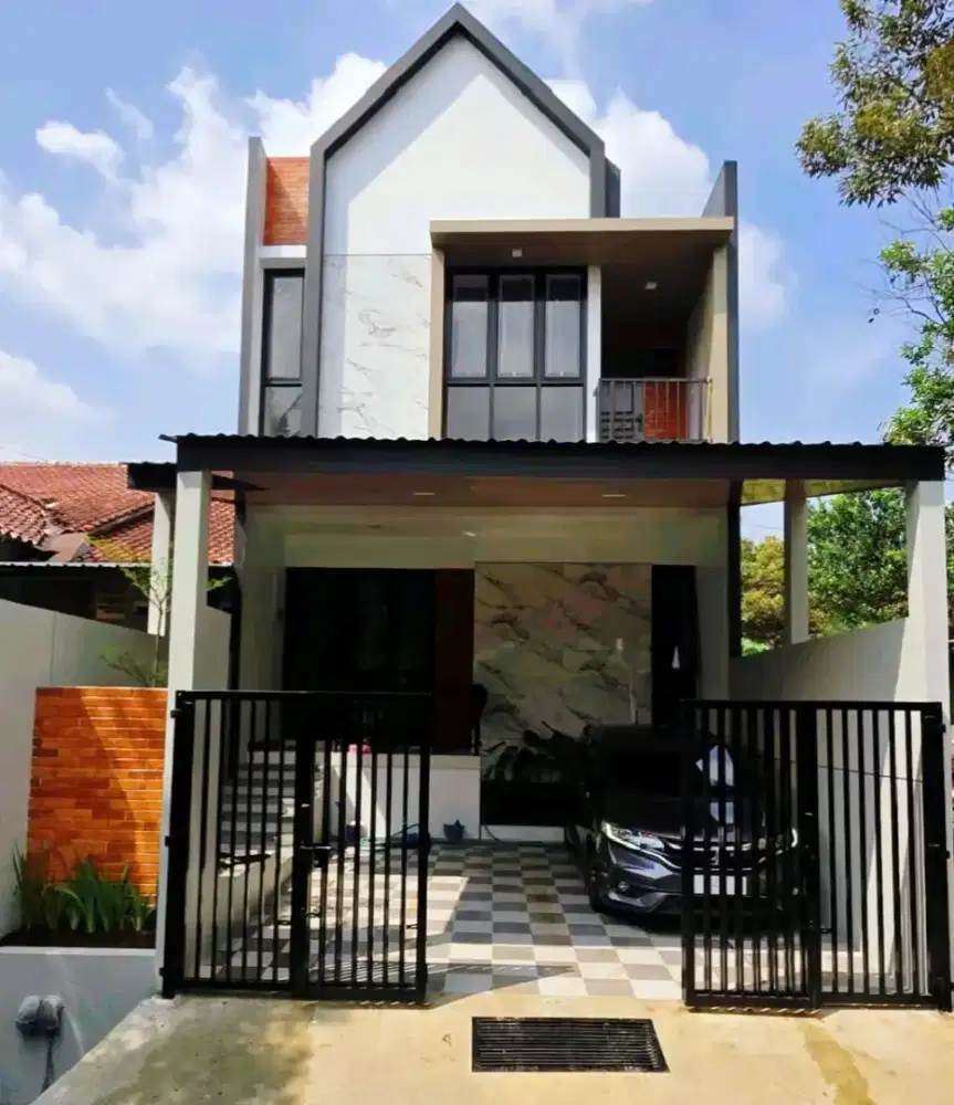 RUMAH MEWAH GUNUNGPATI  DEKAT KAMPUS UNNES