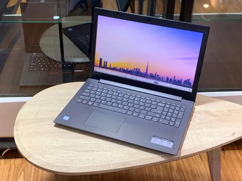 Lenovo Ideapad 330 15IKB Core i3 GEN8 RAM 12GB SSD Body Slim Normal