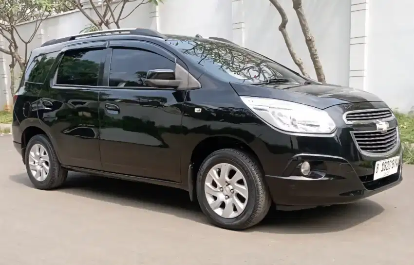 Chevrolet Spin 1.5 LTZ Automatic 2013 Hitam Istimewa Skli Siap Pakai