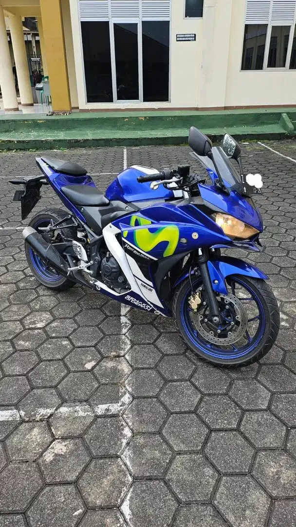 Yamaha R25 Movistar 2015