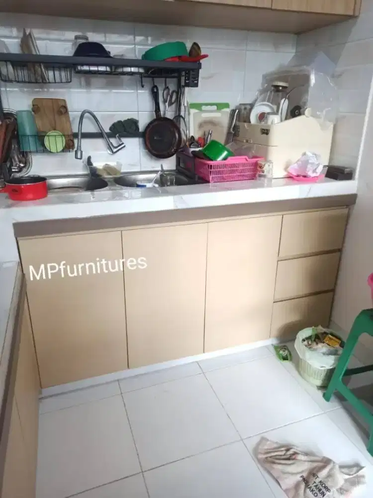 Kitchen set minimalis lemari atas dan bawah