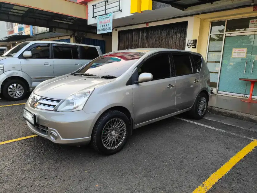 Nissan Livina XR 2010 1.5 MT Silver