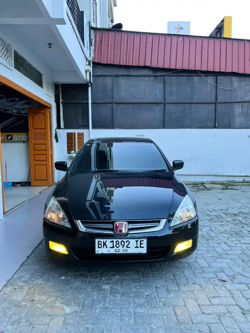 Honda Accord v-tech 2004 M/T