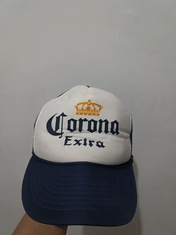 Topi Corona beee