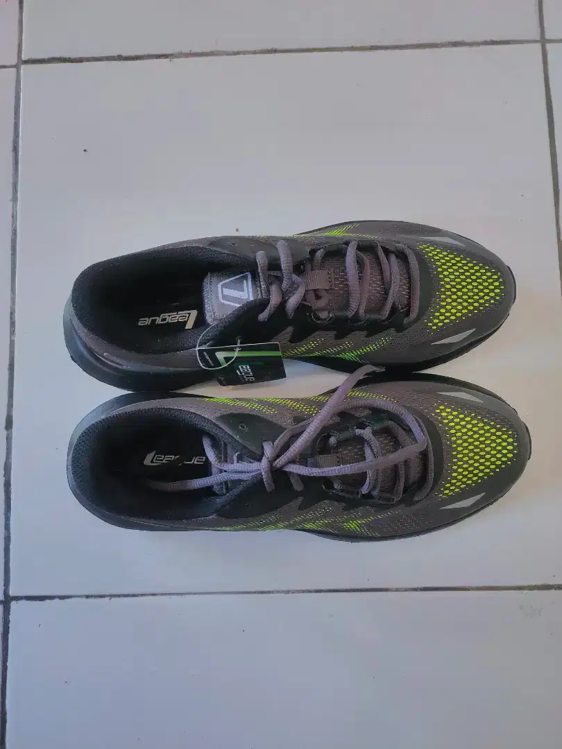 jual aja sepatu running League Viper