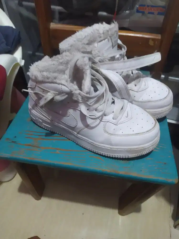 Sepatu anak nike