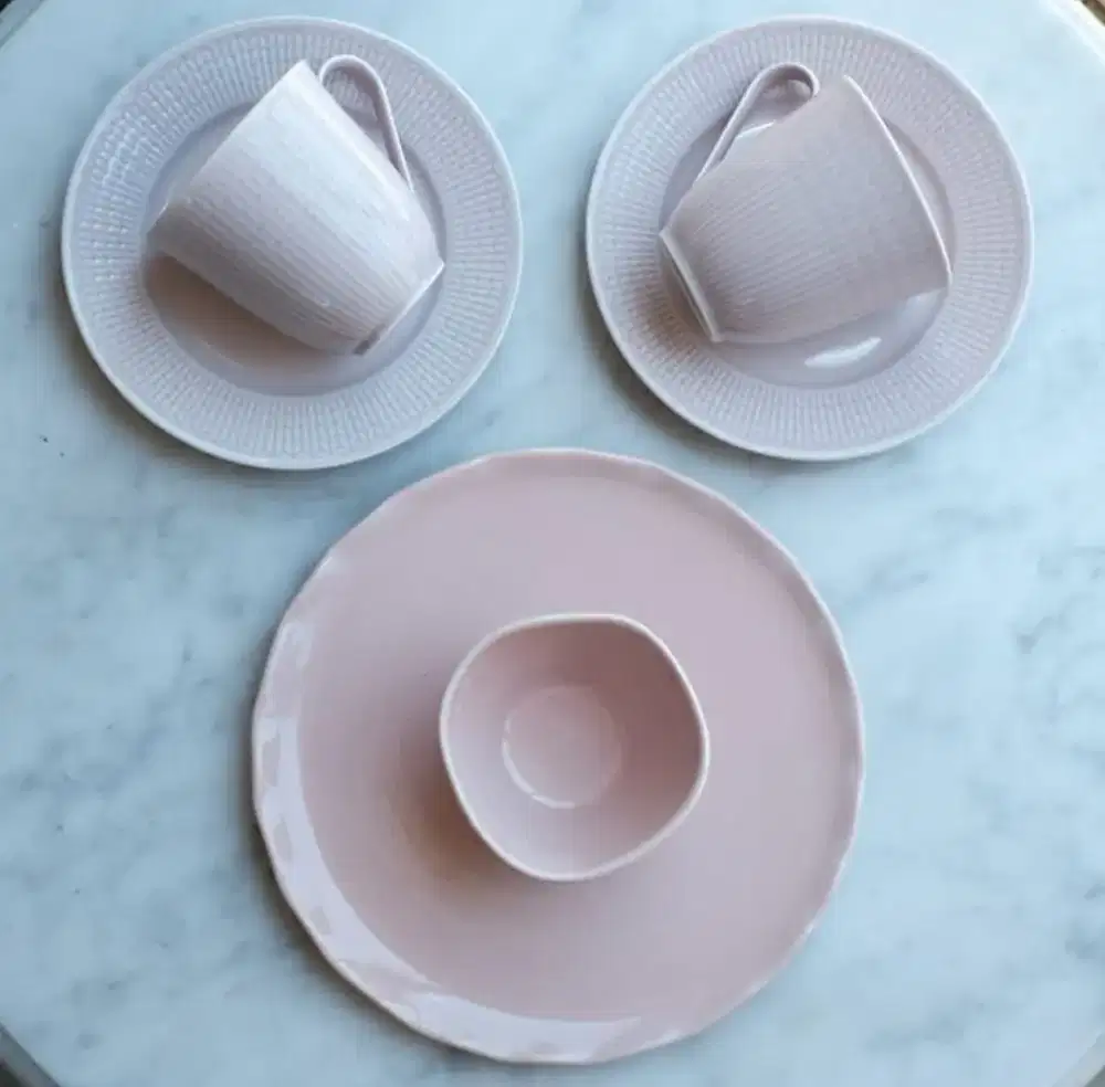Set Cangkir & Piring Keramik Pink Pastel – Elegan & Minimalis