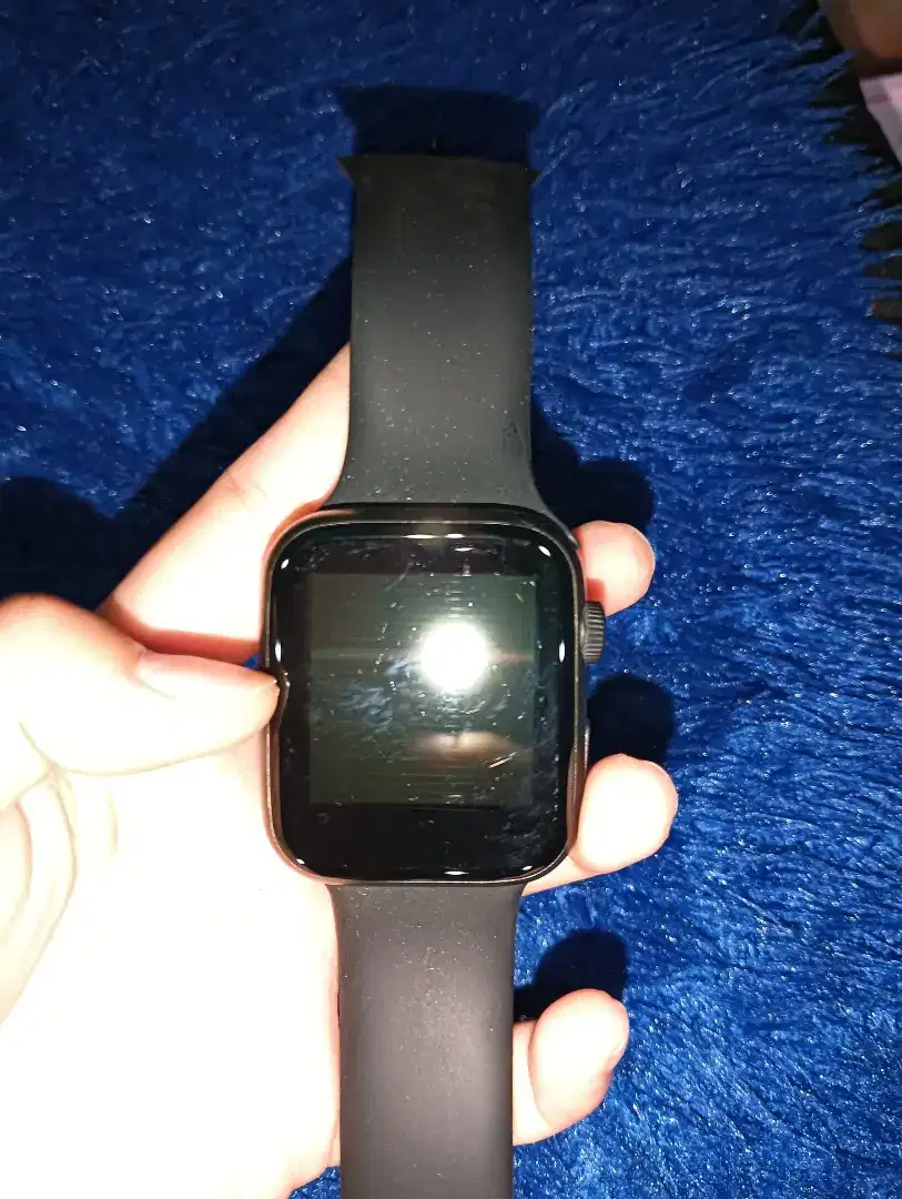 Smart watch/jam tangan pintar,sudah komplit ya ada aplikasi Wa dll.
