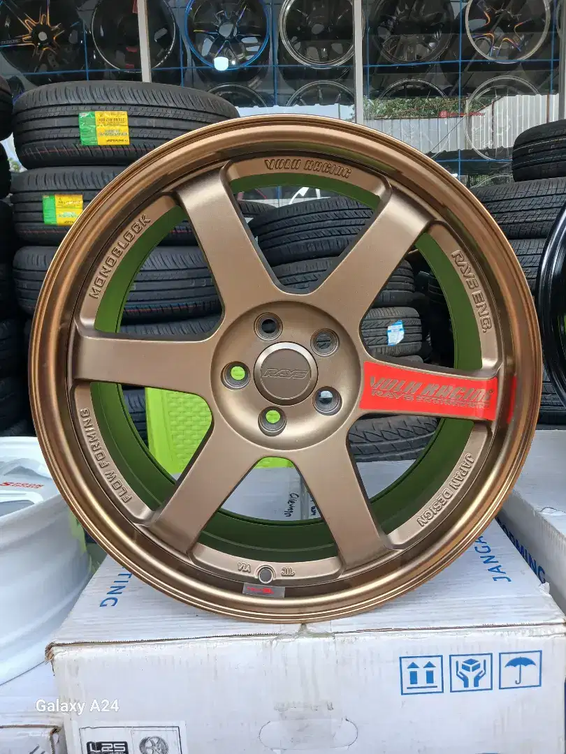 Rays te37 ring 17 lebar 8 pcd 5x100 ET 40 New veloz xenia