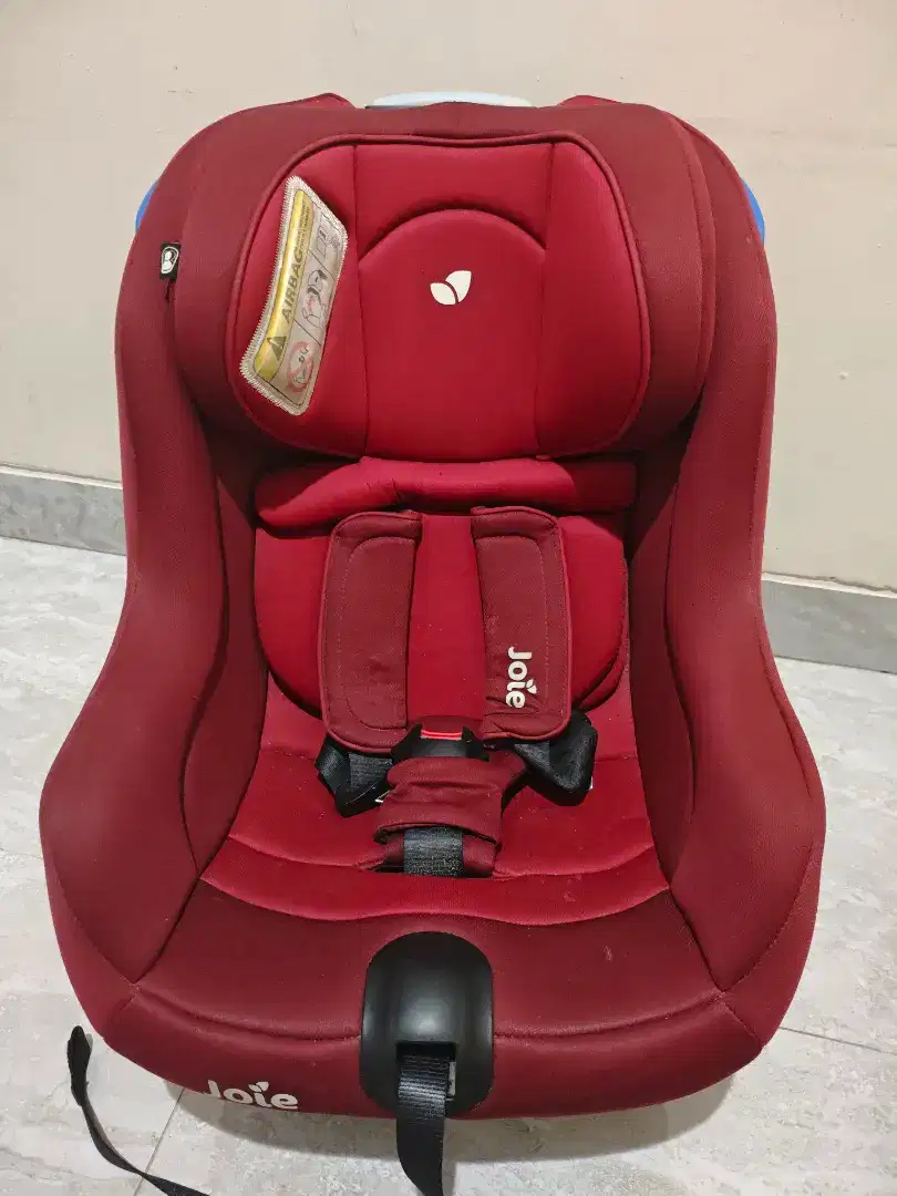 Carseat joie maroon