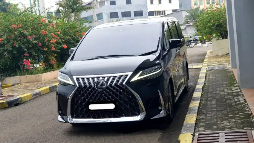 Km24rb lexus lm350 executive vip 4 seater 2020 hitam