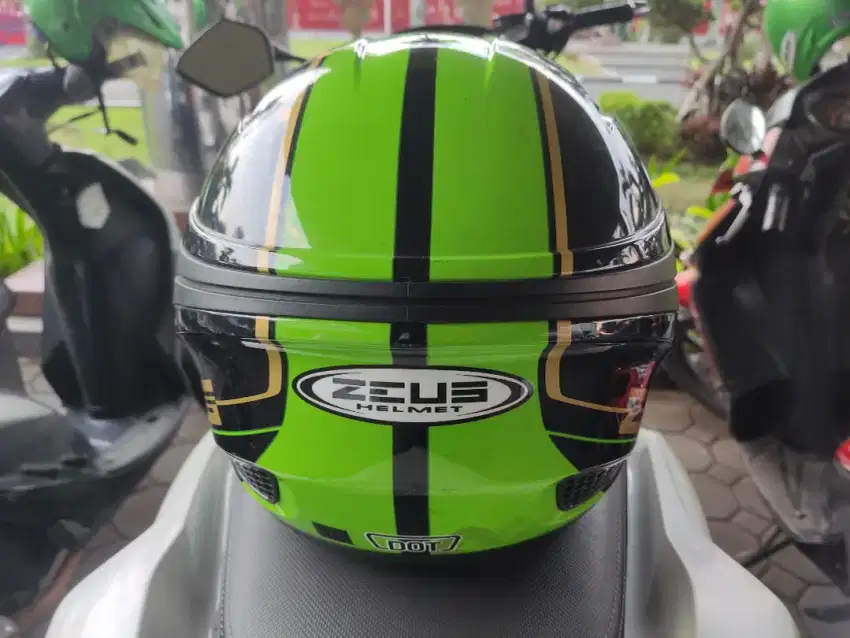 Helm Zeus Size M
