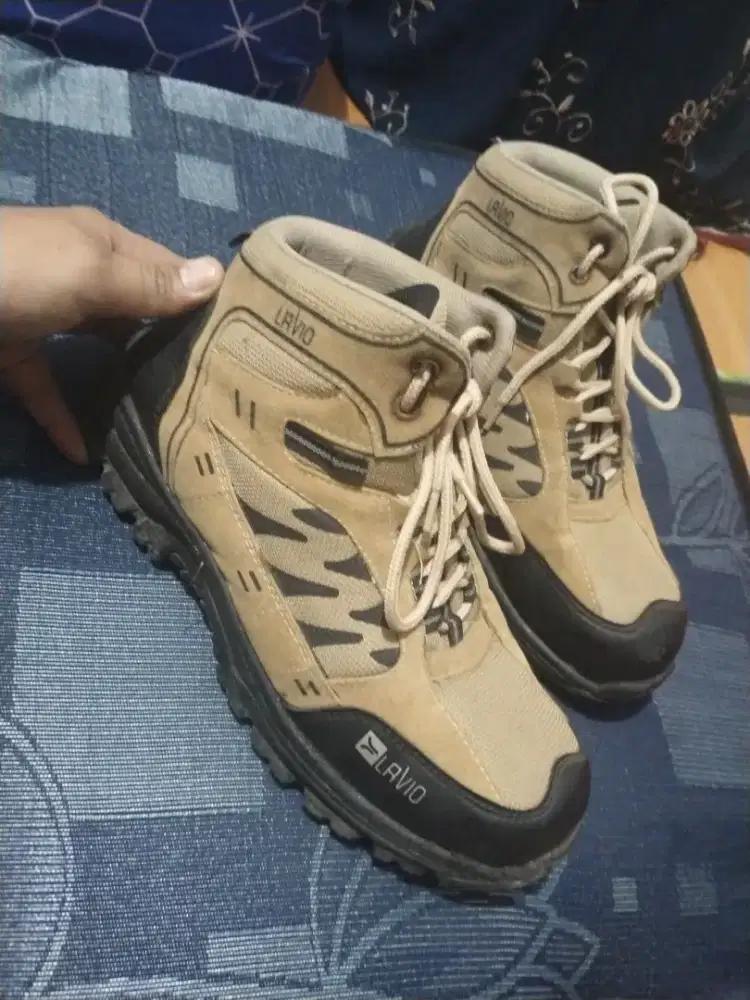 Jual sepatu masih jos kaya baru