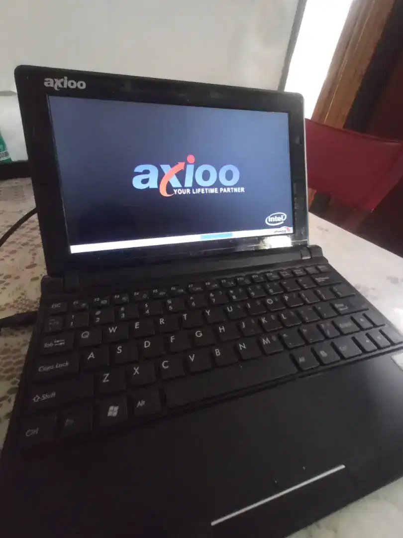 Note book axioo pico , ram 2 , hdd 200gb
