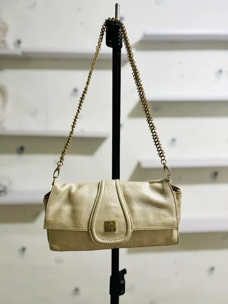 Tas pesta shoulder clutch ala Givenchi