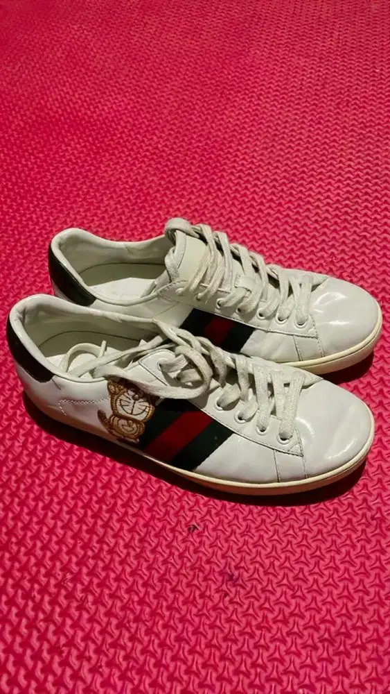Sepatu gucci italy