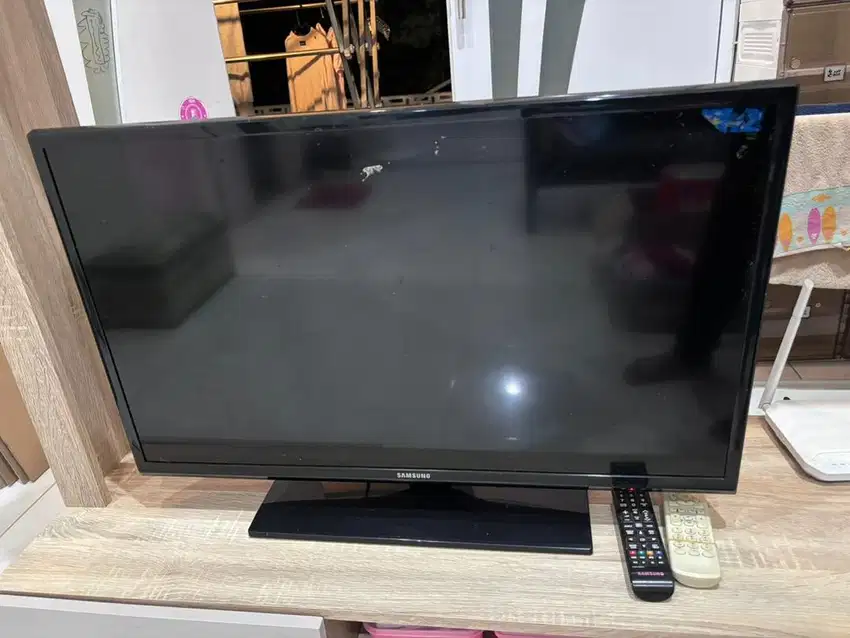 TV SAMSUNG 32 INCH HITAM