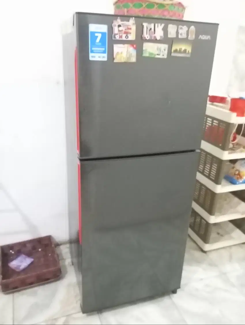 Kulkas merk AQUA 2 pintu