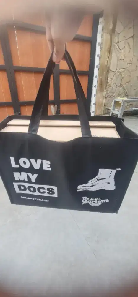 Sepatu DR MARTENS size 42 ORI