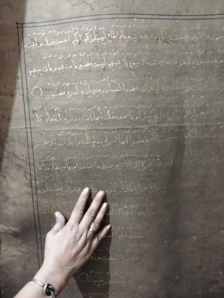 Dimaharkan QUR'AN Tinggi 2 meter klw di buka 2 meter 40 cm Tulisan