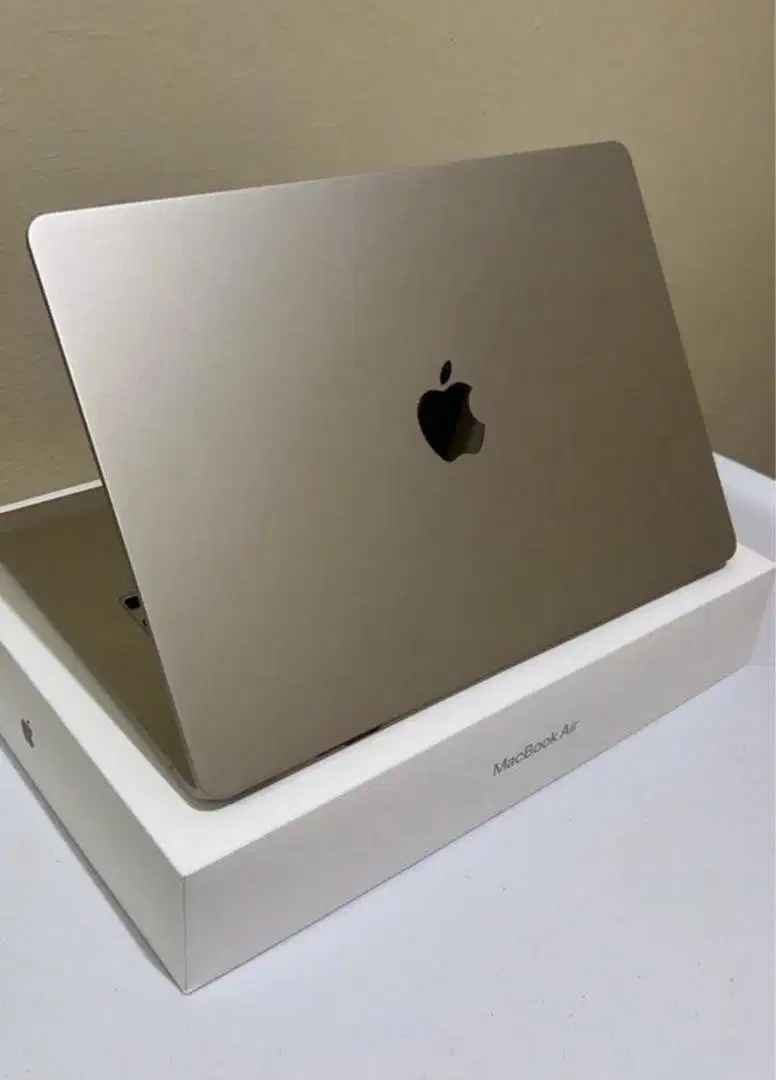 Macbook Air M3 , 15 inch , 16/256GB , BH 100% , Garansi On sd Des 2025
