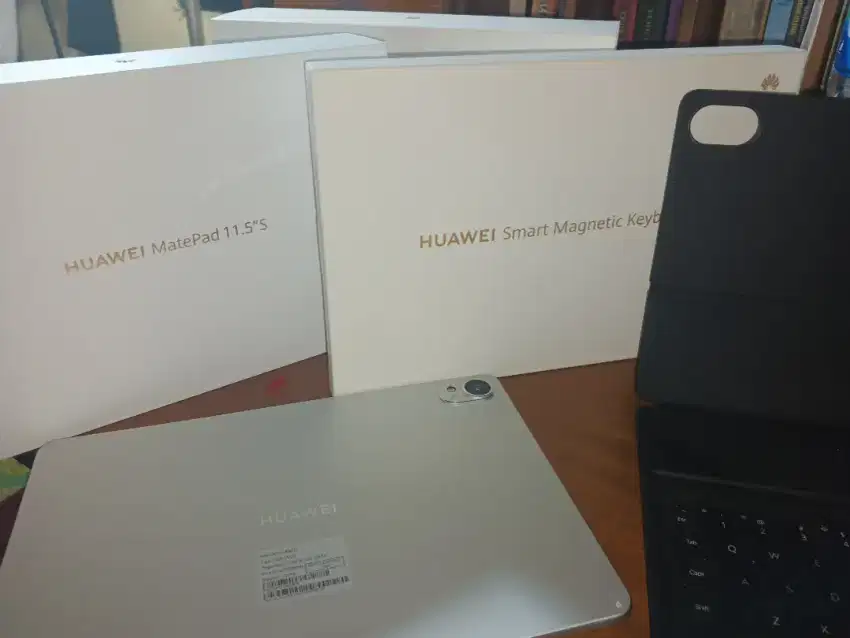 Dijual Huawei MatePad 11.5 – Fullset Bonus Keyboard & Stylus!