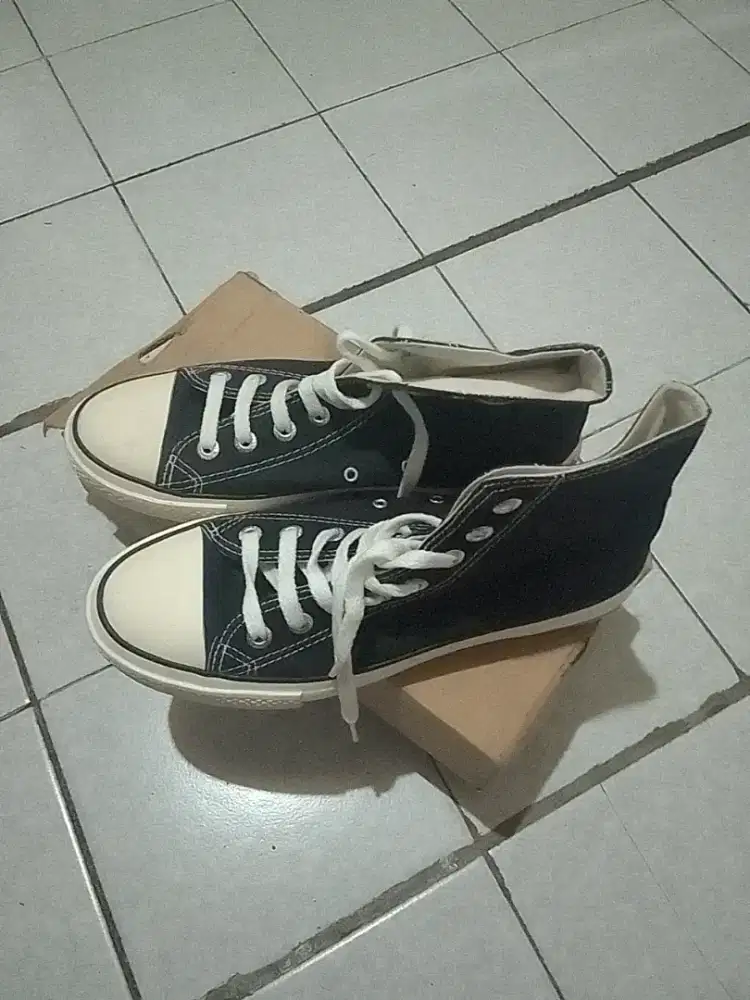 Sepatu warrior sparta hc