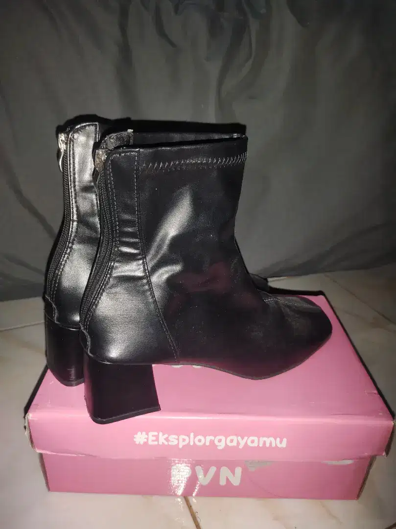 Sepatu wanita boot fashion