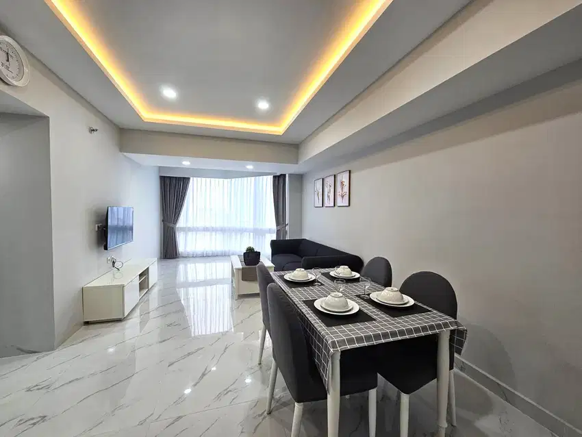 Sewa Unit BRAND NEW MEWAH 2 BR Apartemen Taman Anggrek Fully Furnished
