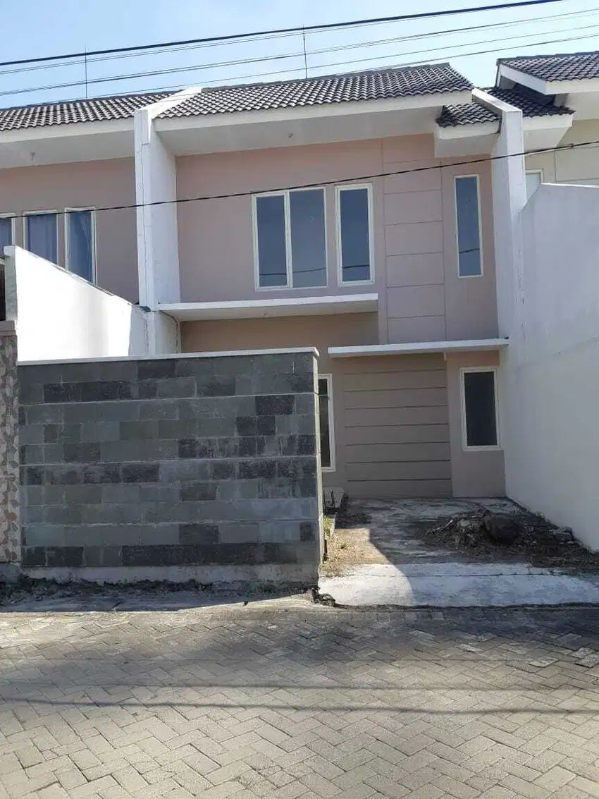 Rumah 2 Lantai Baru Surabaya Barat 1M an dekat Graha Natura Lontar