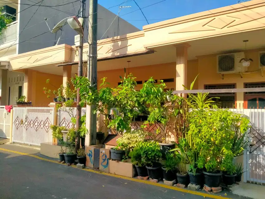 Rumah Modern Semi furnish Hoek Murah di Pesona Anggrek Bekasi Utara