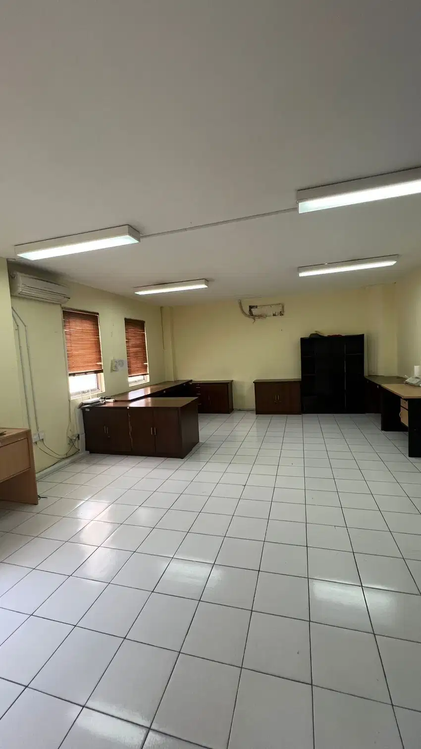 Gudang Elang Laut Uk 18x28 ada Lift, Sertifikat Bagus