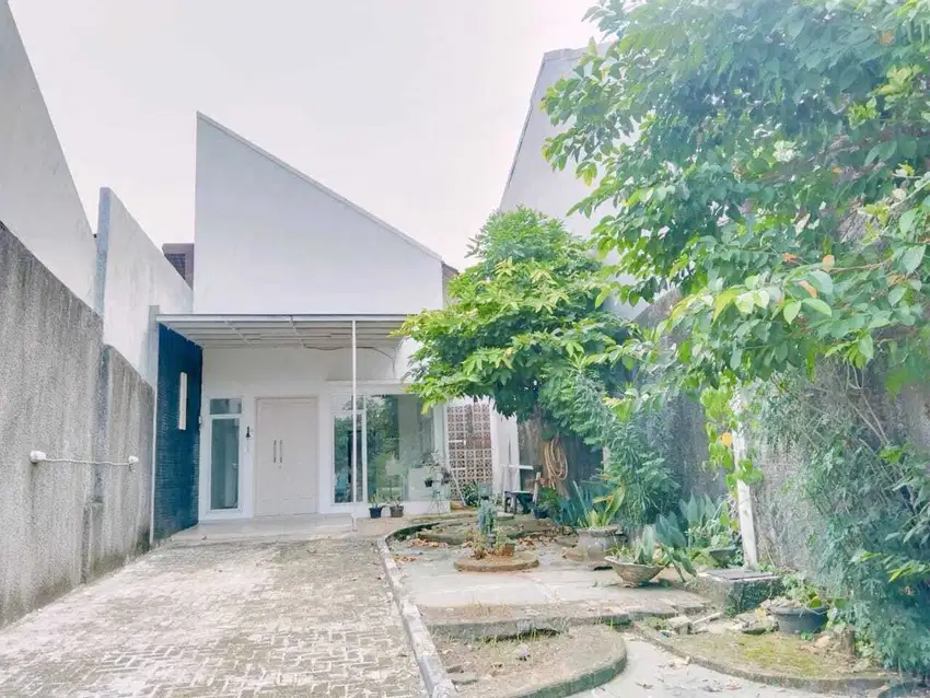 Dijual rumah luas tanah 221 meter 5 menit  LRT Harjamukti Cibubur
