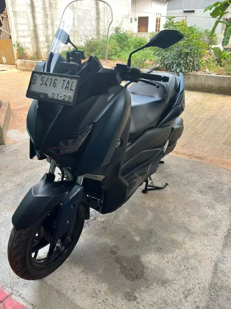 Yamaha xmax blue matte