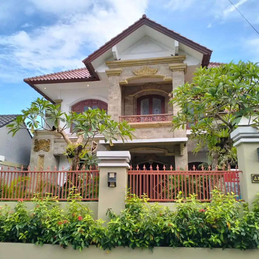 DIJUAL RUMAH Supermewah  Renon Denpasa