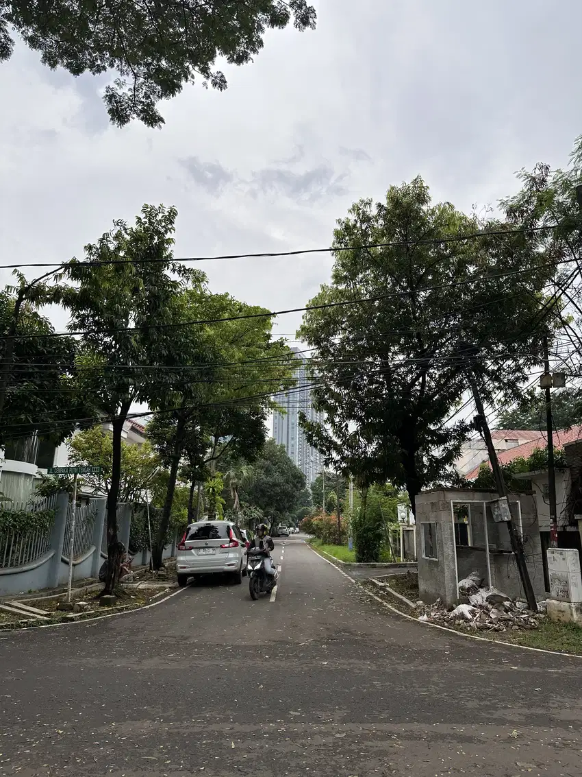 Jual Murah Rumah Tua 2 lantai luas 720 m ,Harga 18 m ,Cwmpaka Putih