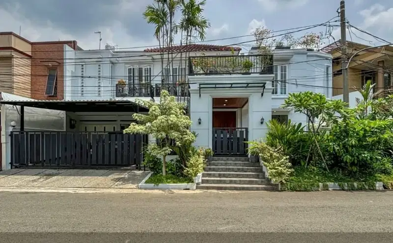 Dijual murah rumah klasik modern at Pondok Indah Jakarta Selatan