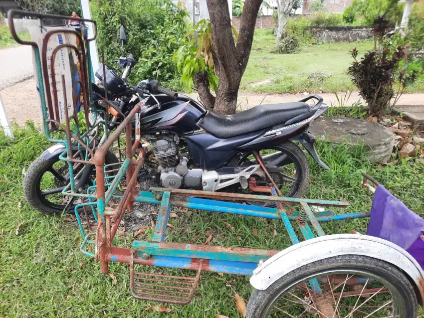 Kerangka becak di jual