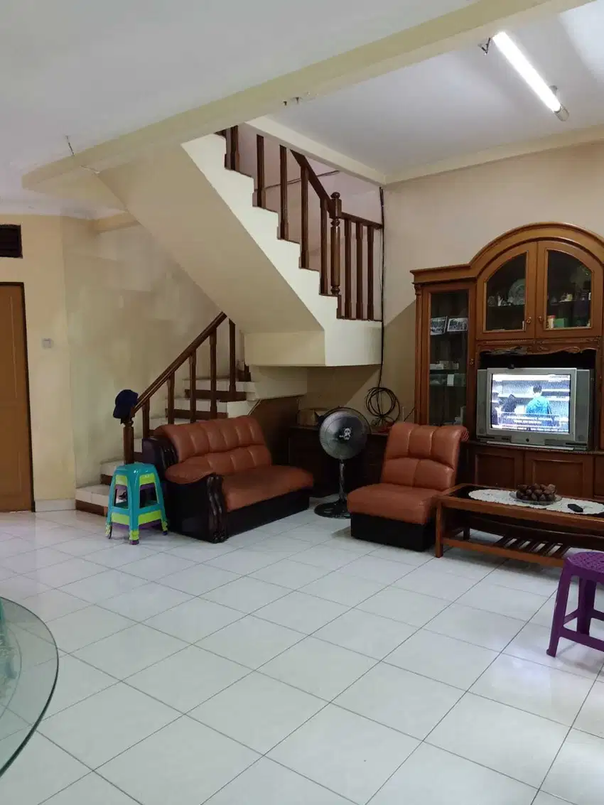 Dijual Rumah Dekat Pintu Tol dan Bagus di Taman Modern Cakung Jaktim