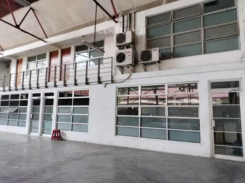 Dijual Lahan Ex Showroom Mobil Bentuk Kotak CW16518
