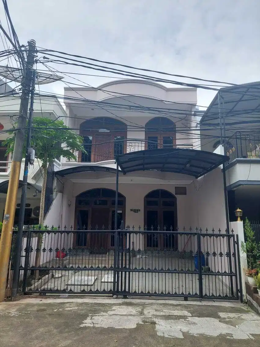 Dijual Rumah Minimalis 2 Lt Pusat Kota Startegis di Gading Ayu