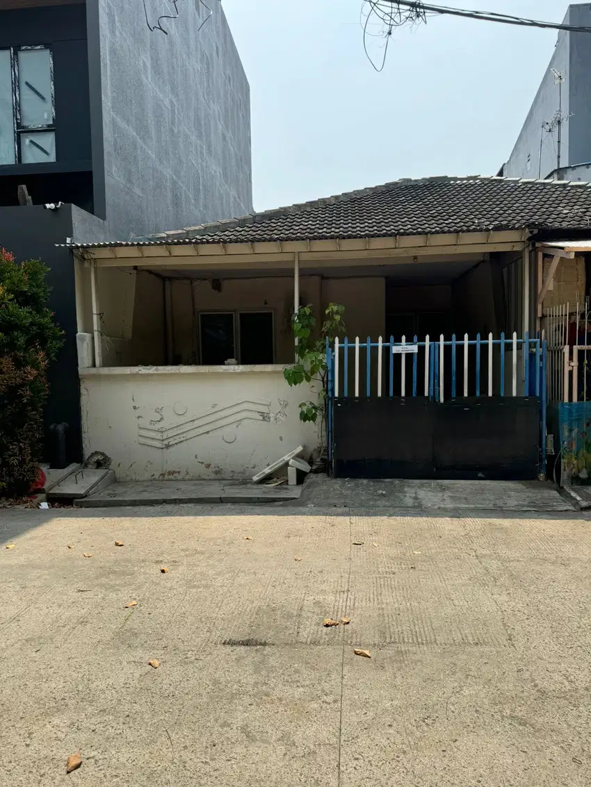 Rumah tua Muara Karang blok 4