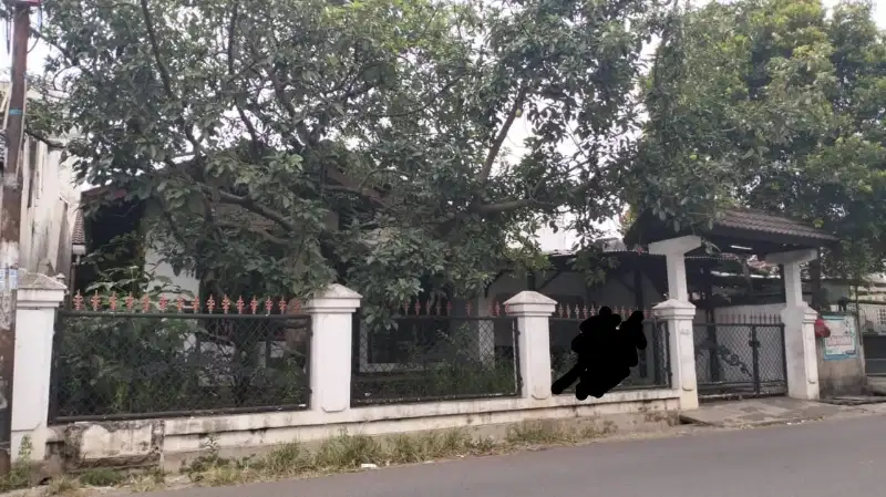 Dijual Cepat Rumah Mewah Tanah Luas 300m2 di Beji