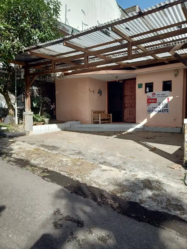 Rumah di Setraduta, cluster, one gate Sistem, satpam 24 jam