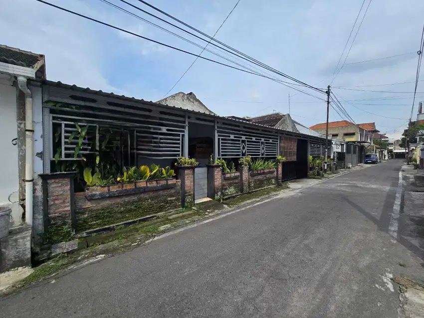 Rumah Hitung Tanah Strategis Di Kerten Laweyan Solo